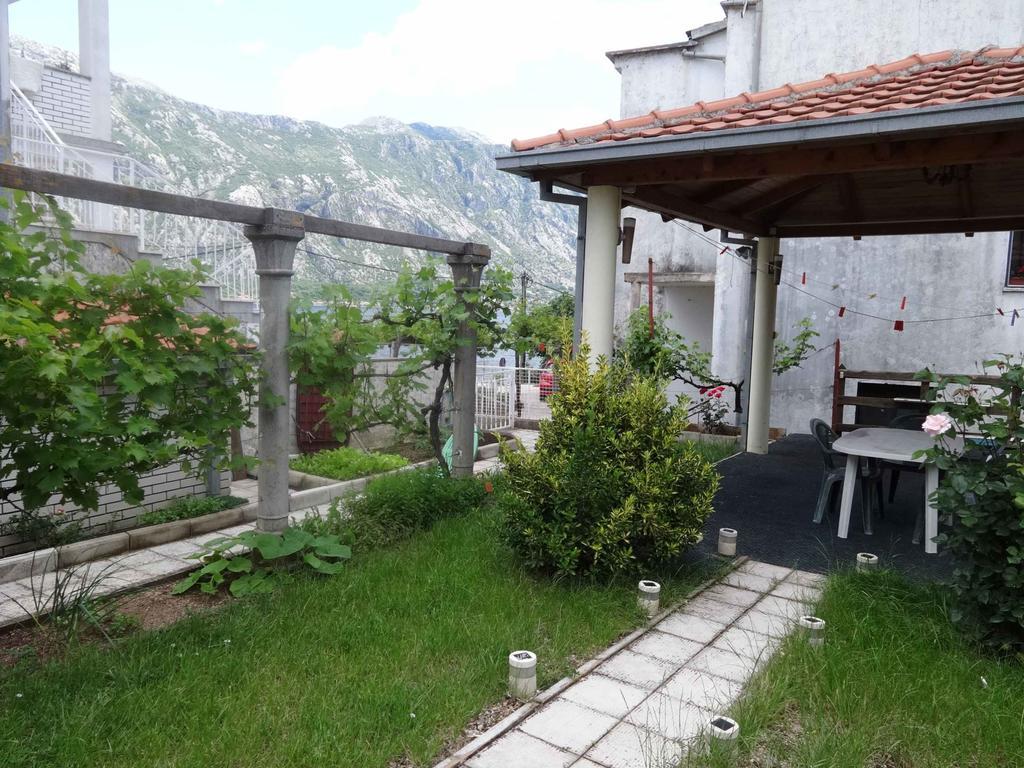 Seaside Apartments And Rooms Kotor Luaran gambar
